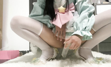 嘟嘟 7月最新 反差福利姬 極品白虎用道具插入到白漿直流